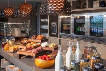 هتل Hyatt Regency Los Angeles International Airport