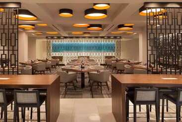 هتل Hyatt Regency Los Angeles International Airport