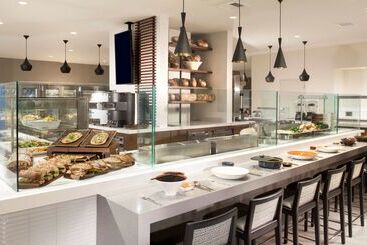 هتل Hyatt Regency Los Angeles International Airport