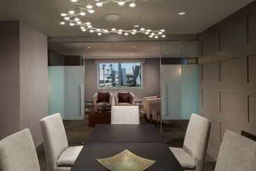 هتل Hyatt Regency Los Angeles International Airport