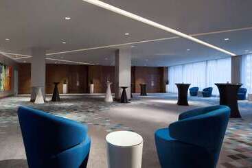 هتل Hyatt Regency Los Angeles International Airport