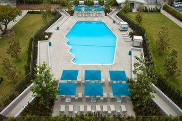 هتل Hyatt Regency Los Angeles International Airport