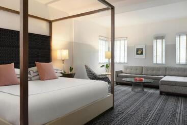 Kimpton Surfcomber Hotel, An Ihg