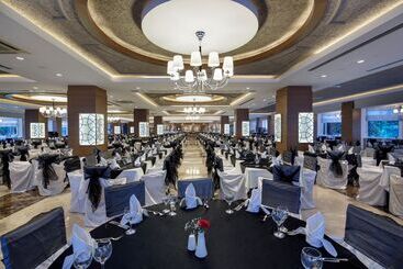 هتل Papillon Ayscha Resort & Spa