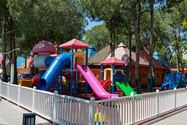 هتل Papillon Ayscha Resort & Spa