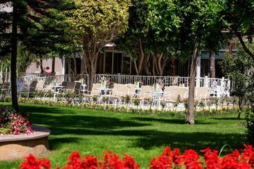 هتل Papillon Ayscha Resort & Spa