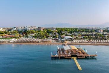 هتل Papillon Ayscha Resort & Spa