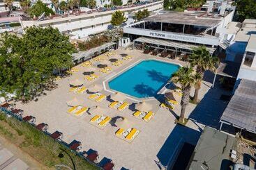 هتل Petunya Beach Resort