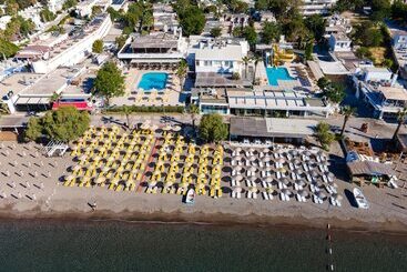 هتل Petunya Beach Resort