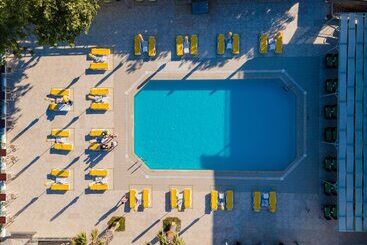 هتل Petunya Beach Resort