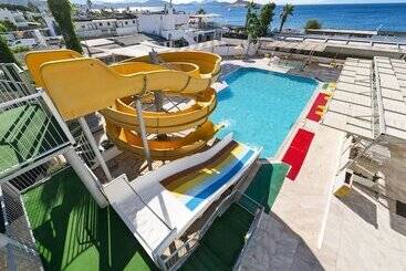 هتل Petunya Beach Resort