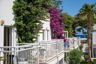 هتل Petunya Beach Resort