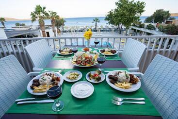 هتل Petunya Beach Resort