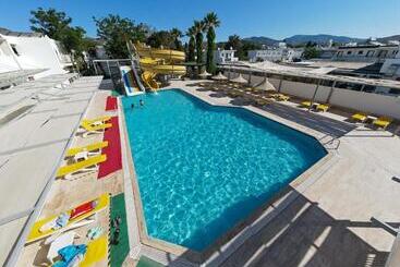هتل Petunya Beach Resort