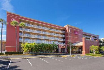 هتل Ramada By Wyndham Tampa Westshore Airport South