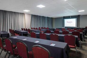 هتل Ramada By Wyndham Tampa Westshore Airport South