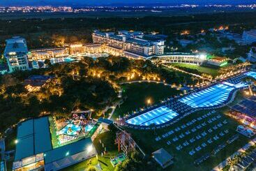 هتل Rixos Premium Belek, The Land of Legends Access