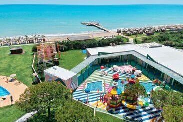 هتل Rixos Premium Belek, The Land of Legends Access