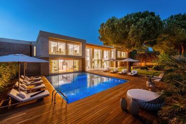 هتل Rixos Premium Belek, The Land of Legends Access