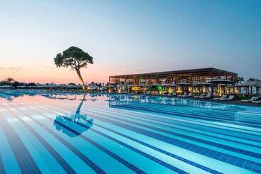 هتل Rixos Premium Belek, The Land of Legends Access