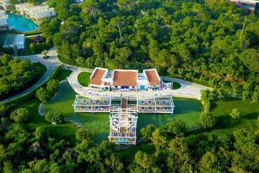 هتل Rixos Premium Belek, The Land of Legends Access