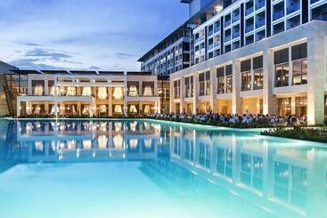 هتل Rixos Premium Belek, The Land of Legends Access