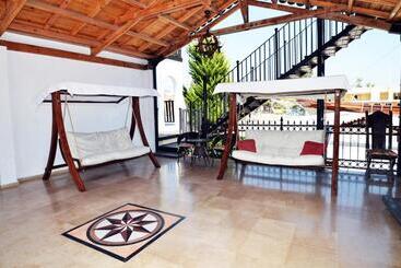 Salinas Beach Hotel Bodrum Boutique Concept