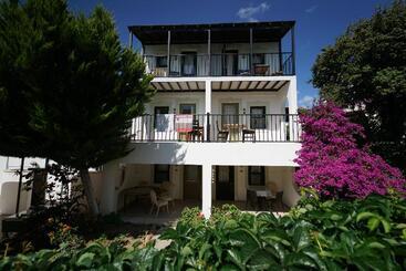 Salinas Beach Hotel Bodrum Boutique Concept