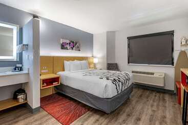 هتل Sleep Inn & Suites