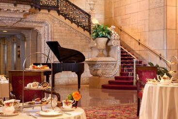 هتل The Biltmore Los Angeles