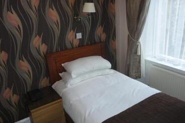 هتل Sandyford Lodge