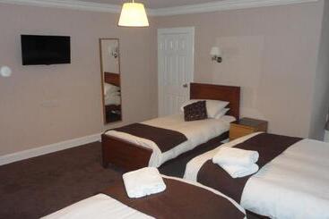 هتل Sandyford Lodge