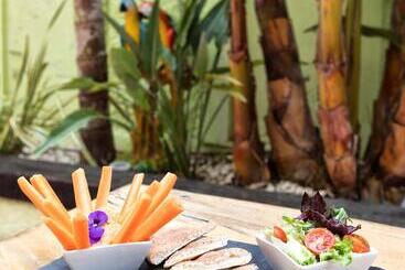 هتل Tropicana Ibiza Suites  Adults Only
