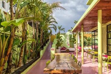 هتل Tropicana Ibiza Suites  Adults Only