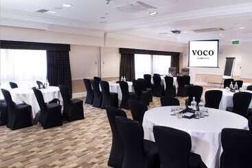 בית מלון כפרי Voco St. Johns Solihull, An Ihg