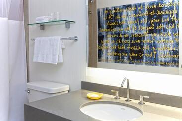 The Fifty Sonesta Hotel New York