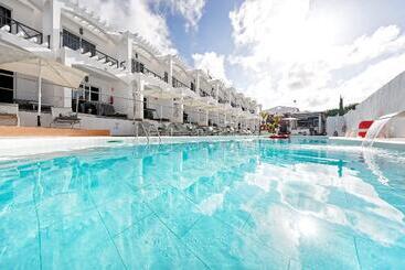 Vista Bonita, Gay and Lesbian Only Resort