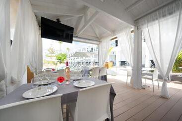 Vista Bonita, Gay and Lesbian Only Resort