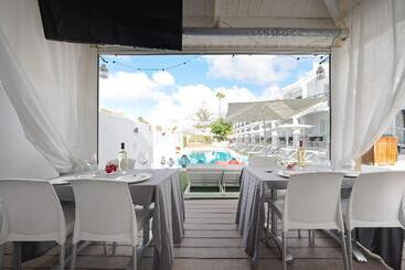 Vista Bonita, Gay and Lesbian Only Resort