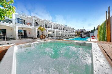 Vista Bonita, Gay and Lesbian Only Resort