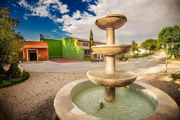 هتل Finca Valdobar
