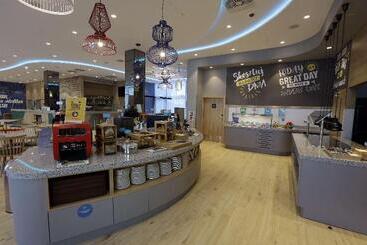 هتل Hampton By Hilton Olsztyn