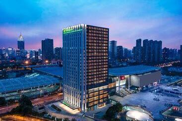 هتل Holiday Inn Wuxi Central Station, An Ihg