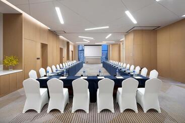 هتل Holiday Inn Wuxi Central Station, An Ihg