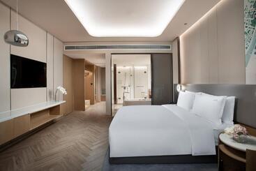 هتل Holiday Inn Wuxi Central Station, An Ihg