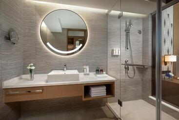 هتل Holiday Inn Wuxi Central Station, An Ihg