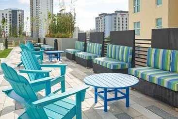 هتل Tru By Hilton Fort Lauderdale Downtown