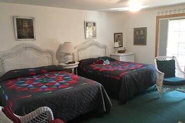 Lakeside Bed & Breakfast