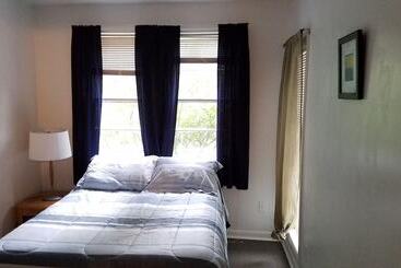 Becket Motel