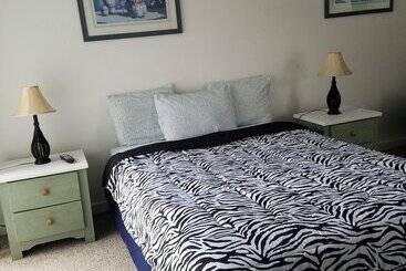 Becket Motel